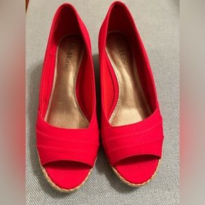 Kelly and Katie Red Espadrilles Size 7 1/2